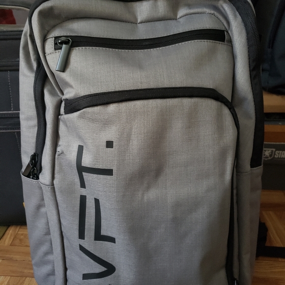 LVFT SLATE TECH BACKPACK - GREY - Picture 2 of 2